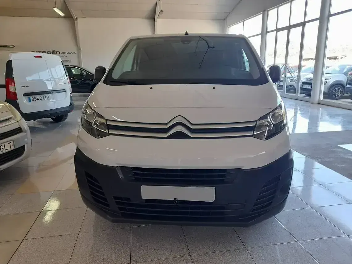 Usado Citroën Jumpy 120 CV (88 kW) 2023 Blanco Monovolumen