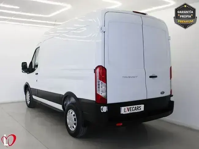 Usado Ford Transit 131 CV (96 kW) 2022 Blanco Berlina