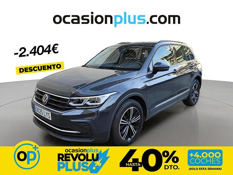 Usado VW Tiguan Life 150 CV (110 kW) 2022 Gris SUV