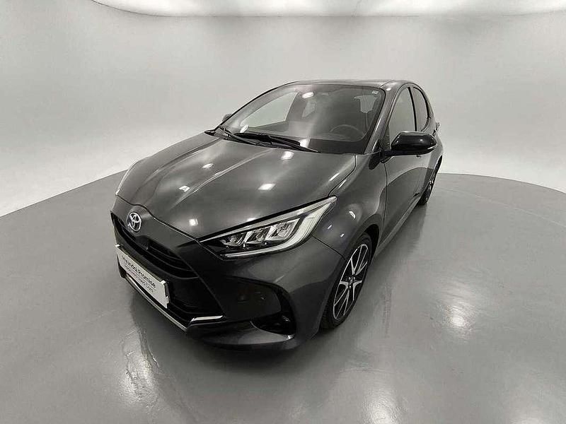 Gris Usado 2021 Toyota Yaris Hybrid Style Utilitario | 18.700 € (Precio justo) - Imagen 1/4