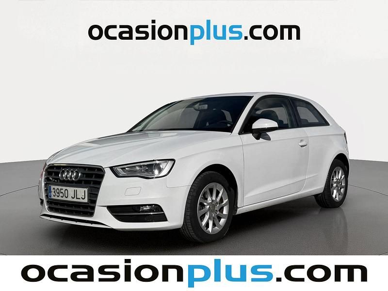 Usado Audi A3 Attraction 110 CV (80 kW) 2016 Blanco Utilitario