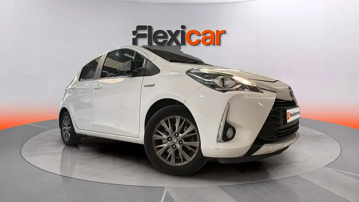 Usado Toyota Yaris Hybrid Active 100 CV (73 kW) 2018 Berlina
