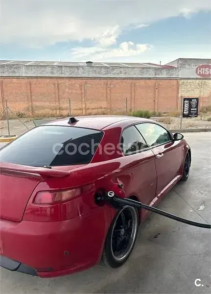 Usado Alfa Romeo GT Progression 150 CV (110 kW) 2004 Rojo Coupe