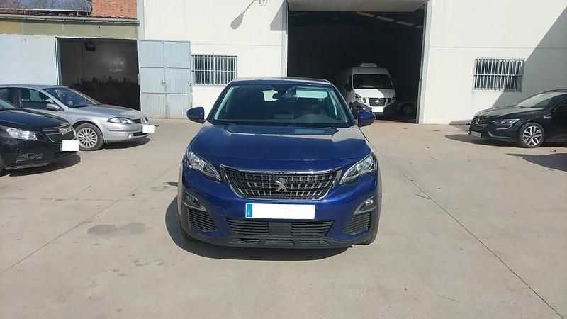 Usado Peugeot 3008 Active 130 CV (95 kW) 2019 Azul SUV
