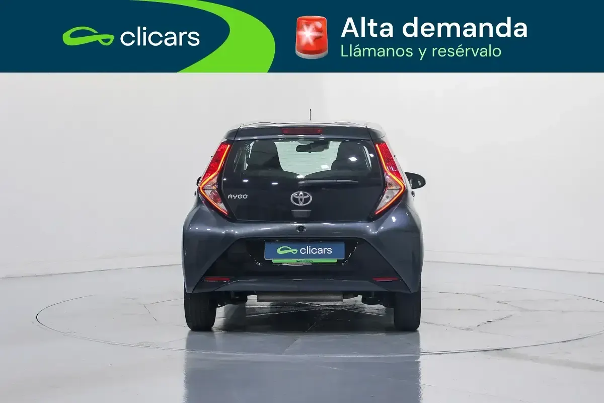 Usado Toyota Aygo X-play 72 CV (52 kW) 2021 Negro Utilitario