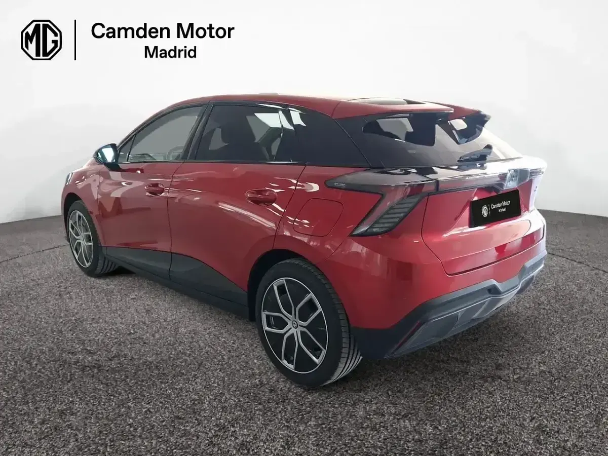 Nieuw MG MG4 EV Luxury 150 kW (204 PK) 2025 Rood Hatchback