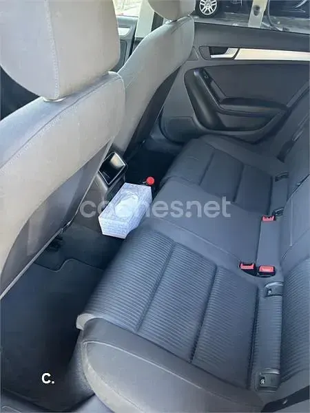 Usado Audi A4 143 CV (105 kW) 2012 Gris / plata Berlina