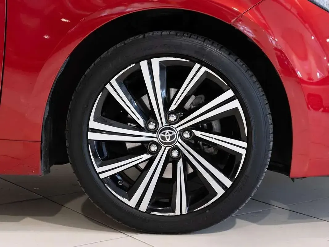 Usado Toyota Corolla Style 122 CV (89 kW) 2022 Rojo Berlina