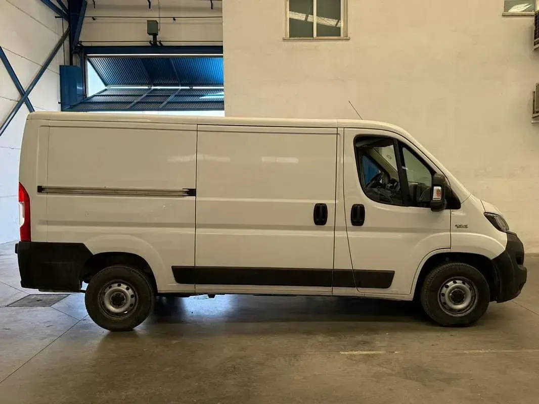 Usado Fiat Ducato 136 CV (100 kW) 2021 Blanco Van