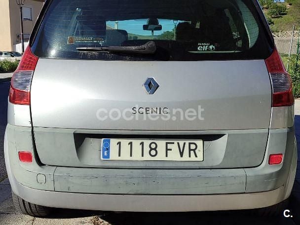 Usado Renault Scénic II Expression 85 CV (62 kW) 2007 Gris / plata Monovolumen