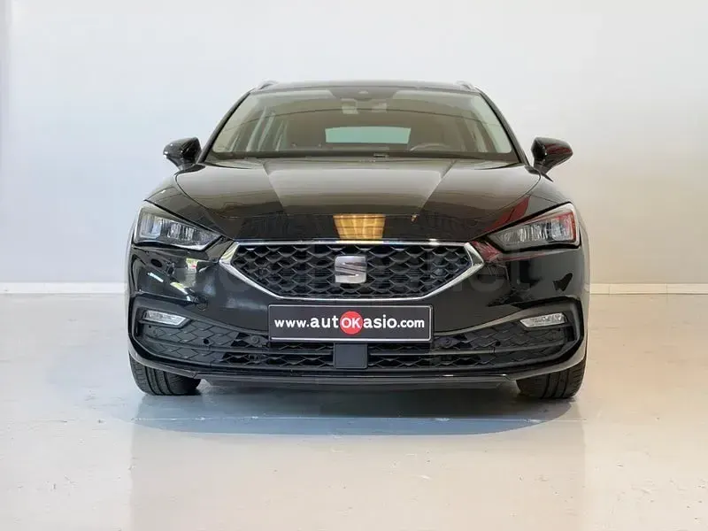 Usado Seat Leon Style 116 CV (85 kW) 2025 Negro Familiar