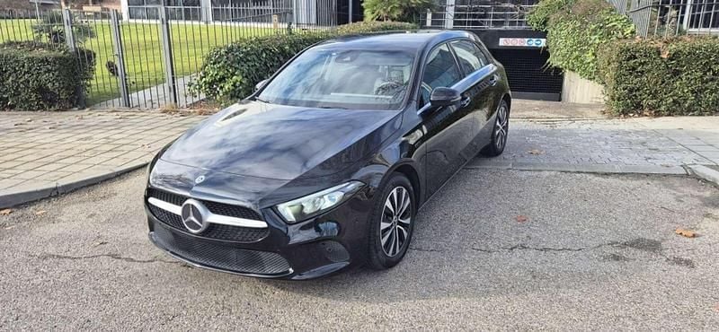Usado Mercedes A250 218 CV (160 kW) 2021 Azul Utilitario