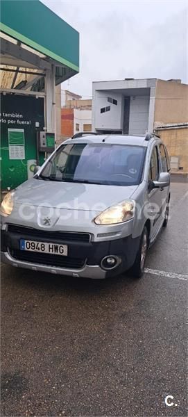 Gris / plata Usado 2014 Peugeot Partner Tepee Outdoor Monovolumen | 6900 € (Precio justo) - Imagen 1/4