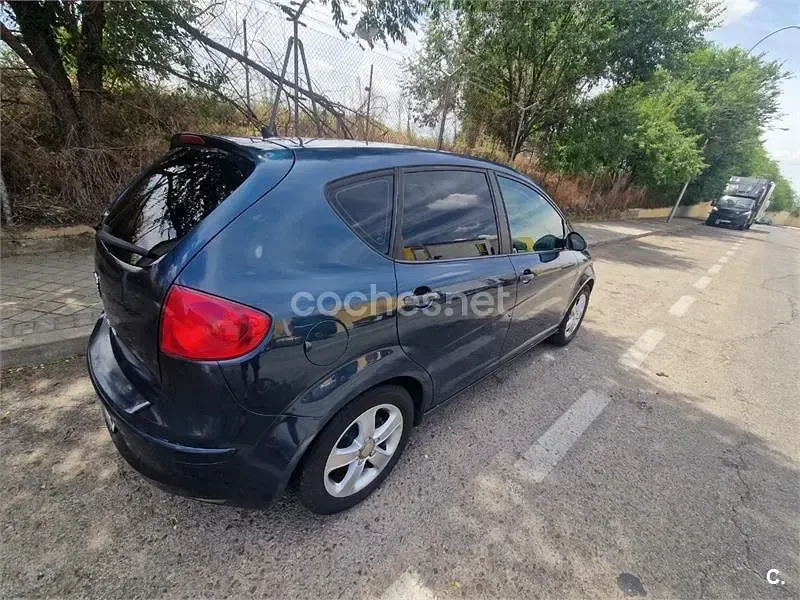 Usado Seat Altea 105 CV (77 kW) 2008 Verde Monovolumen