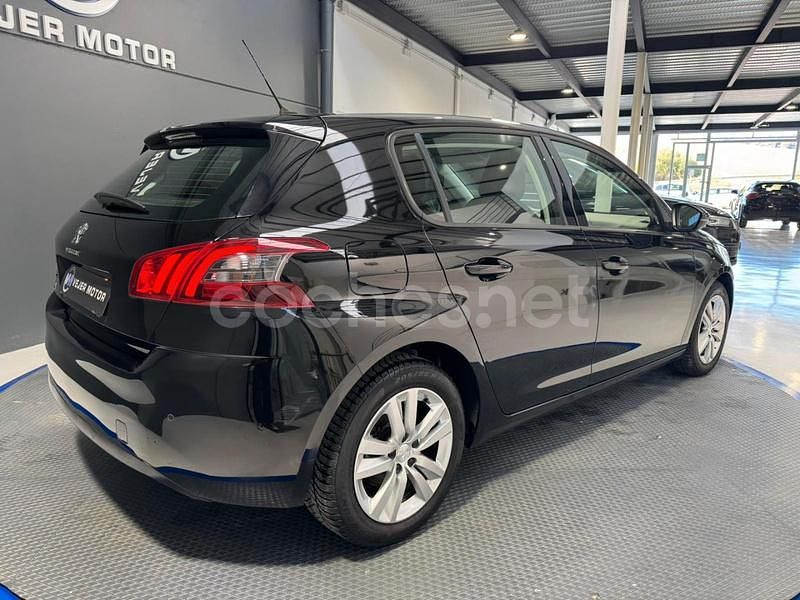 Usado Peugeot 308 Access 100 CV (73 kW) 2019 Negro Berlina