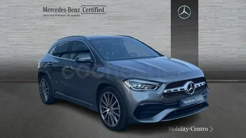 Usado Mercedes GLA200 150 CV (110 kW) 2021 Gris / plata SUV