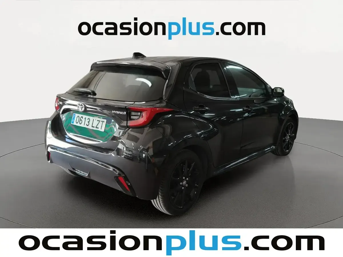 Usado Toyota Yaris Style 116 CV (85 kW) 2022 Negro Utilitario