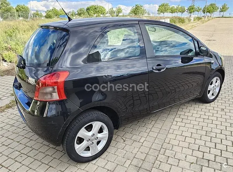 Usado Toyota Yaris 87 CV (63 kW) 2008 Negro Utilitario