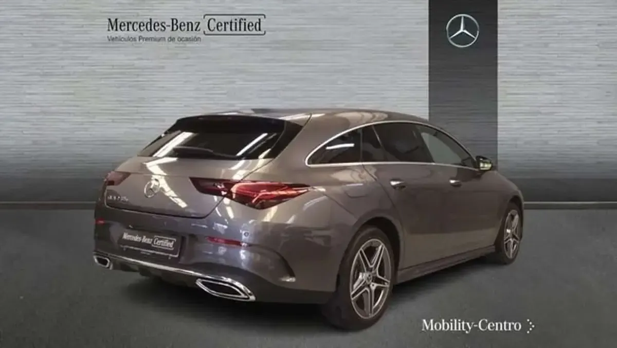 Usado Mercedes CLA250e 218 CV (160 kW) 2025 Gris Coupe