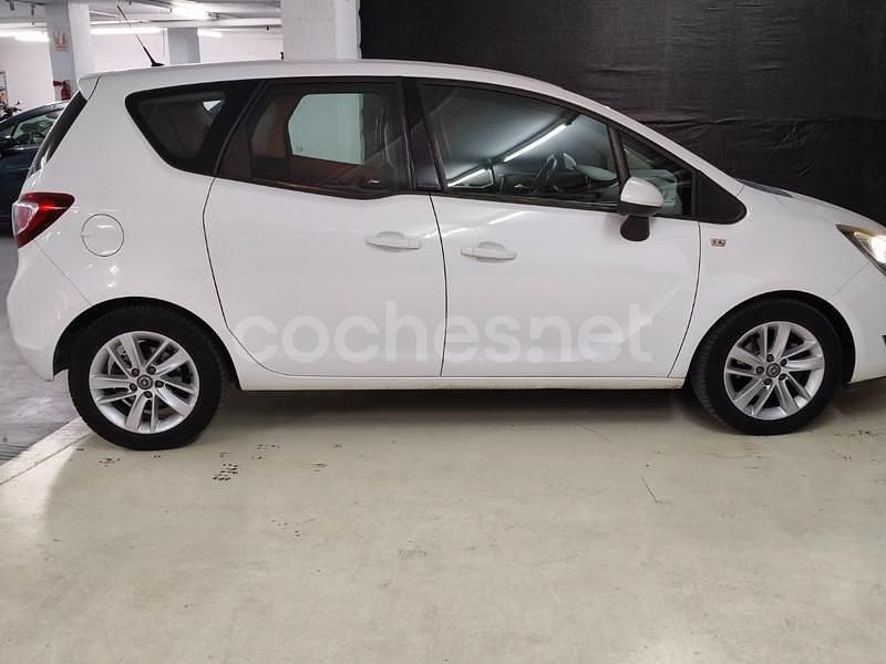 Usado Opel Meriva Selective 100 CV (73 kW) 2016 Blanco Monovolumen