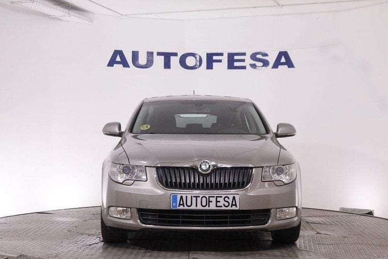 Usado Skoda Superb 140 CV (102 kW) 2009 Bronce Familiar