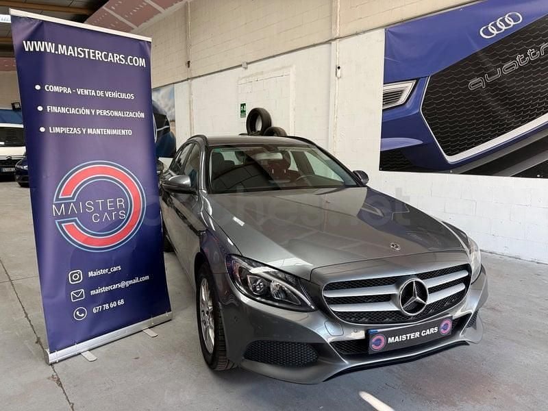 Usado Mercedes C180 156 CV (114 kW) 2017 Gris / plata Familiar