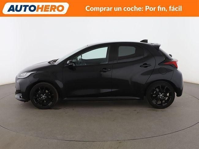 Usado Toyota Yaris Hybrid Style 120 CV (88 kW) 2022 Negro Berlina