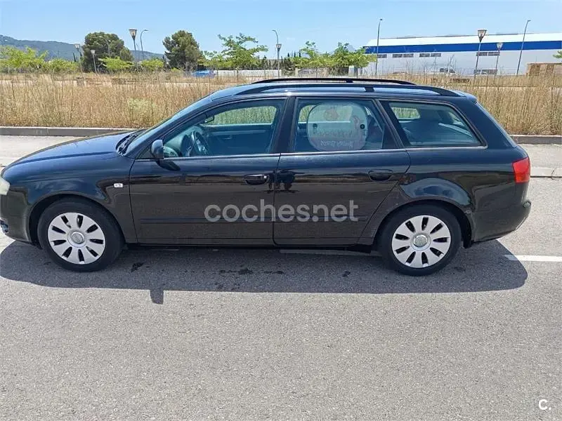 Usado Audi A4 115 CV (84 kW) 2006 Negro Familiar