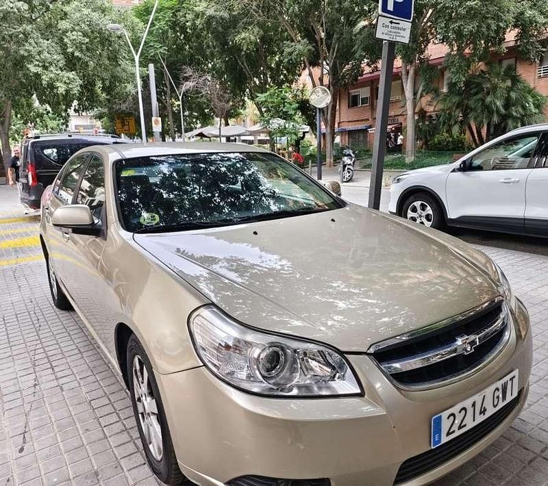 Beige Usado 2010 Chevrolet Epica Berlina | 5490 € (Precio justo) - Imagen 1/4