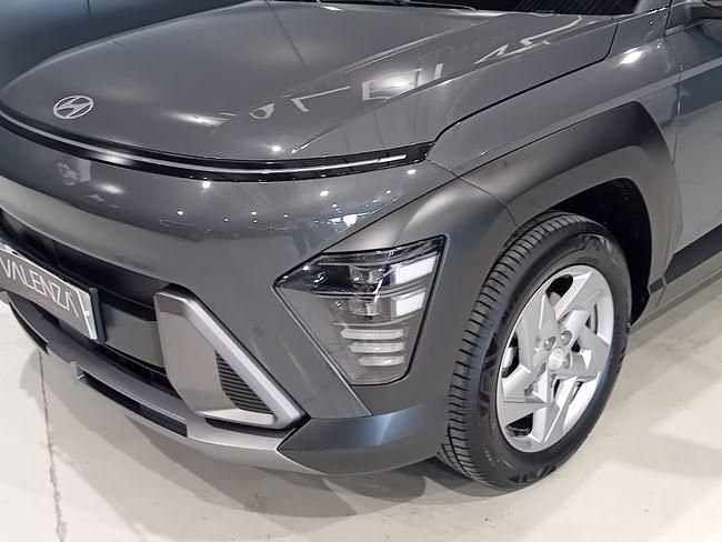 Usado Hyundai Kona 119 CV (87 kW) 2024 Gris SUV