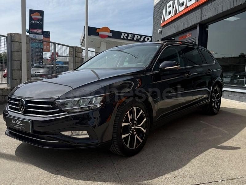 Usado VW Passat Executive 122 CV (89 kW) 2020 Negro Familiar