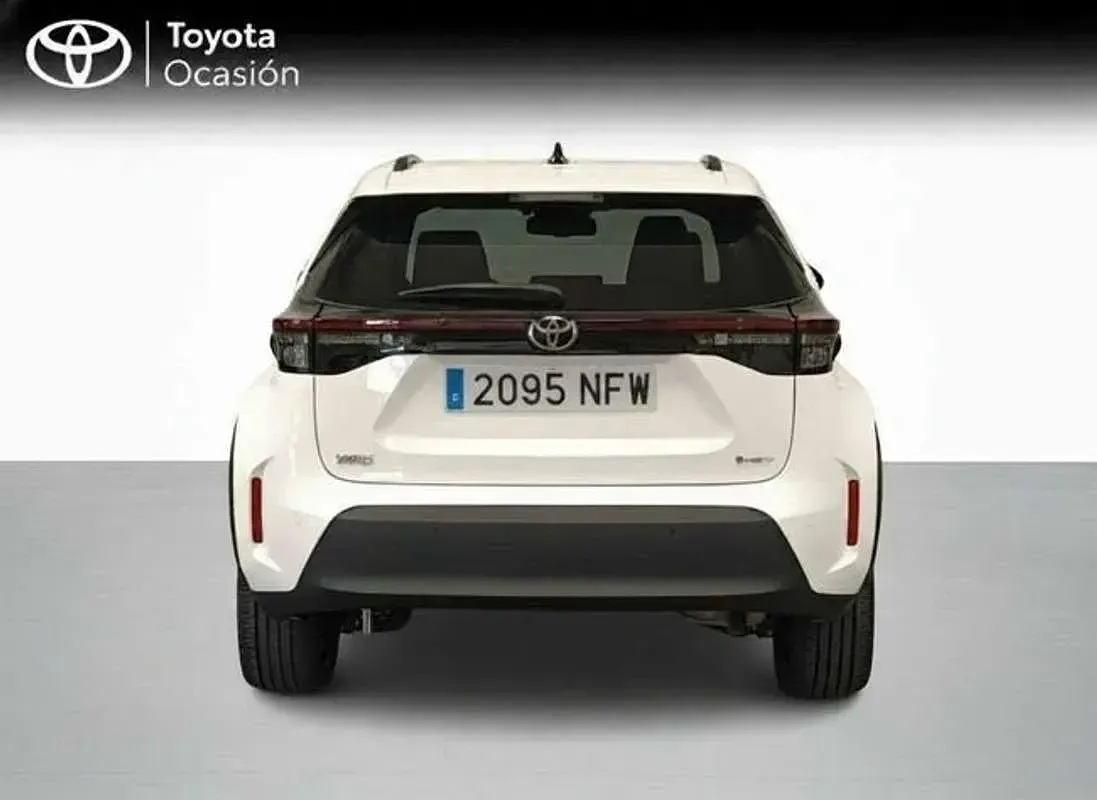Usado Toyota Yaris Cross Active 132 CV (97 kW) 2025 Blanco SUV