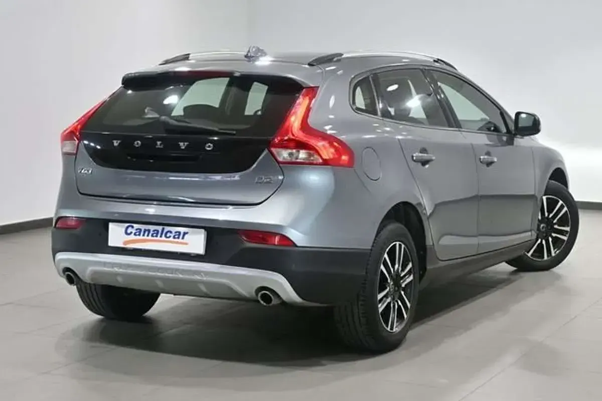 Usado Volvo V40 CC Plus 120 CV (88 kW) 2019 Azul Familiar