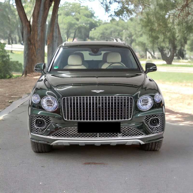 Verde Usado 2023 Bentley Bentayga SUV | 275.000 € - Imagen 1/4