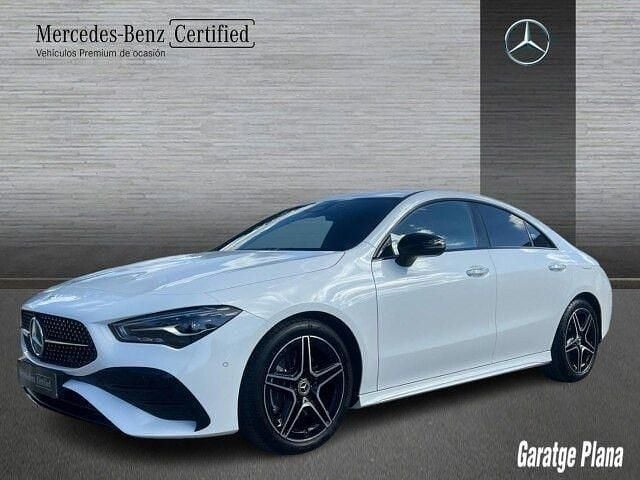 Usado Mercedes CLA220 AMG line 190 CV (139 kW) 2025 Blanco polar Berlina