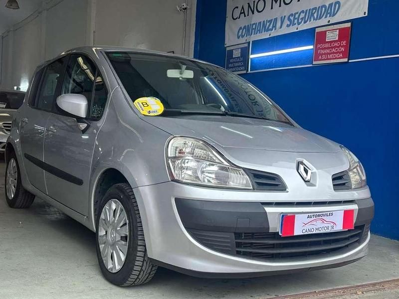 Plateado Usado 2012 Renault Modus Monovolumen | 5200 € - Imagen 1/4