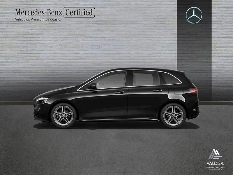 Usado Mercedes B200 AMG line 150 CV (110 kW) 2025 Negro Monovolumen