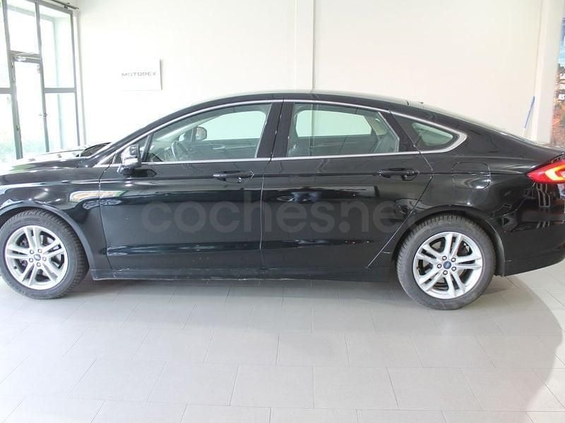 Usado Ford Mondeo Titanium 150 CV (110 kW) 2019 Negro Berlina