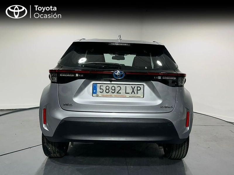 Usado Toyota Yaris Cross Active 116 CV (85 kW) 2022 Gris / plata SUV
