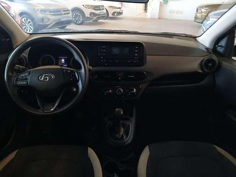 Usado Hyundai i10 GO! 84 CV (61 kW) 2022 Rojo Utilitario