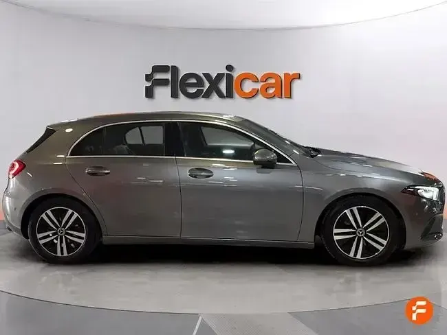 Usado Mercedes A180 136 CV (100 kW) 2022 Gris