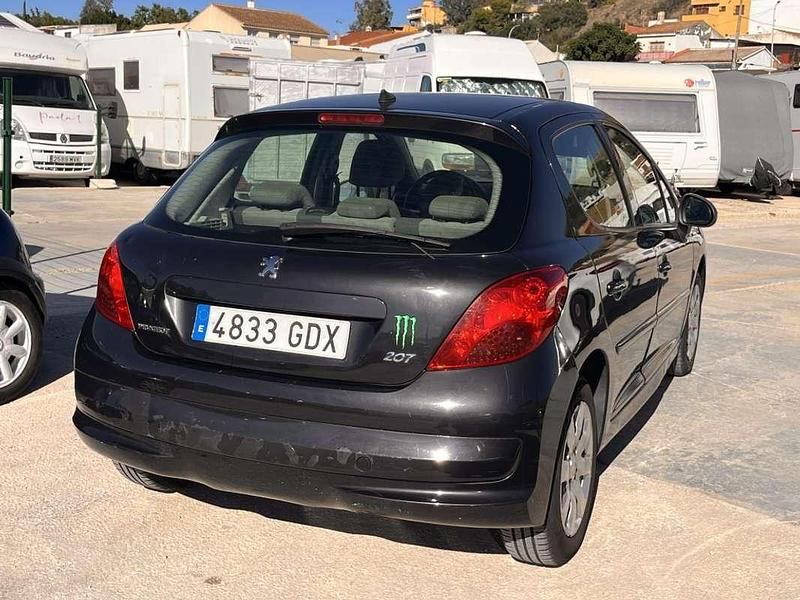 Usado Peugeot 207 Premium 90 CV (66 kW) 2008 Negro Utilitario