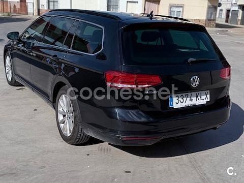 Usado VW Passat Advance 150 CV (110 kW) 2018 Negro Familiar