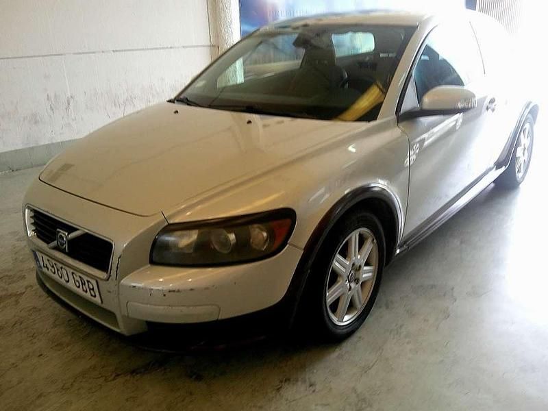 Blanco Usado 2008 Volvo C30 Kinetic Utilitario | 4090 € (Super precio) - Imagen 1/4