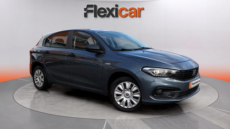 Usado Fiat Tipo 131 CV (96 kW) 2024 Gris Berlina