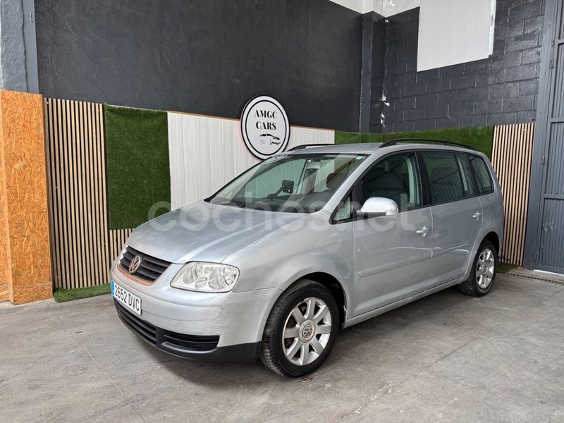 Gris / plata Usado 2006 VW Touran Advance Monovolumen | 4500 € (Precio justo) - Imagen 1/4
