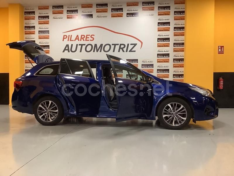 Usado Toyota Avensis Advance 147 CV (108 kW) 2016 Azul Familiar