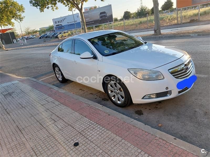 Blanco Usado 2010 Opel Insignia Essentia Berlina | 2700 € (Buen precio) - Imagen 1/4