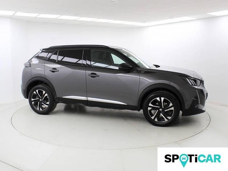 Usado Peugeot 2008 GT 130 CV (95 kW) 2023 Gris SUV