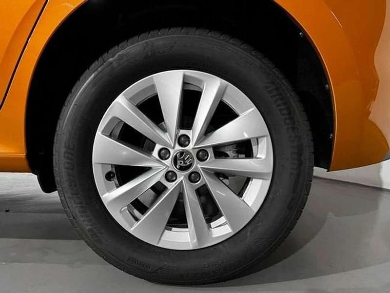 Usado Skoda Kamiq Ambition 110 CV (80 kW) 2023 Naranja SUV
